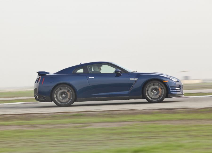  Nissan GT-R 2012 года  (US) (фото 58 из 74)